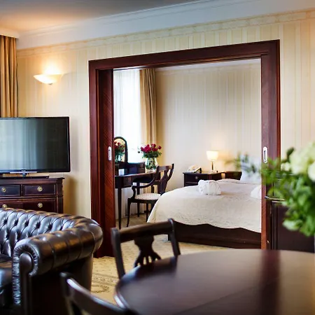 Haffner & - Destigo Hotell 5*